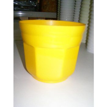 Szögletes cserép 17 cm.