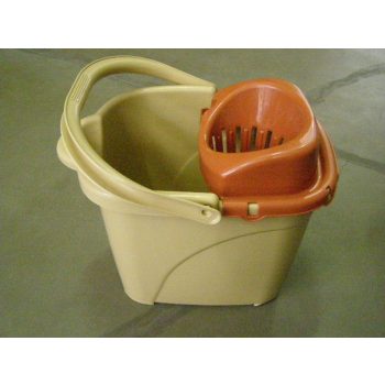   Felmosó vödör Mop vödör15 lit.+csavaró, Gurulós is van.
