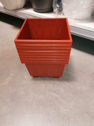 Polka szögletes virágtartó