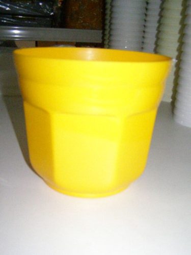 Szögletes cserép 21 cm.