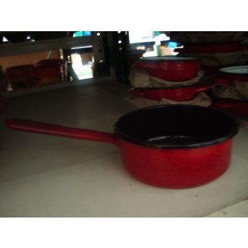 Nyeles lábas piros 18 cm.