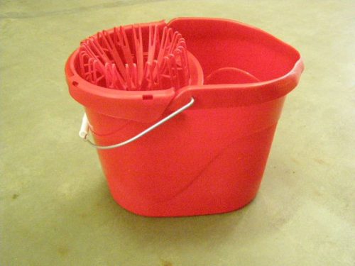 Felmosó vödör 13 lit.Ovál vödör+csavaró