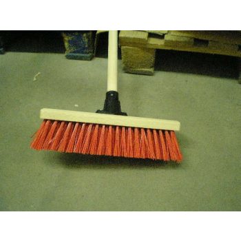 Udvartisztító nyelezett