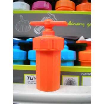 Fokhagymanyomó tekerős